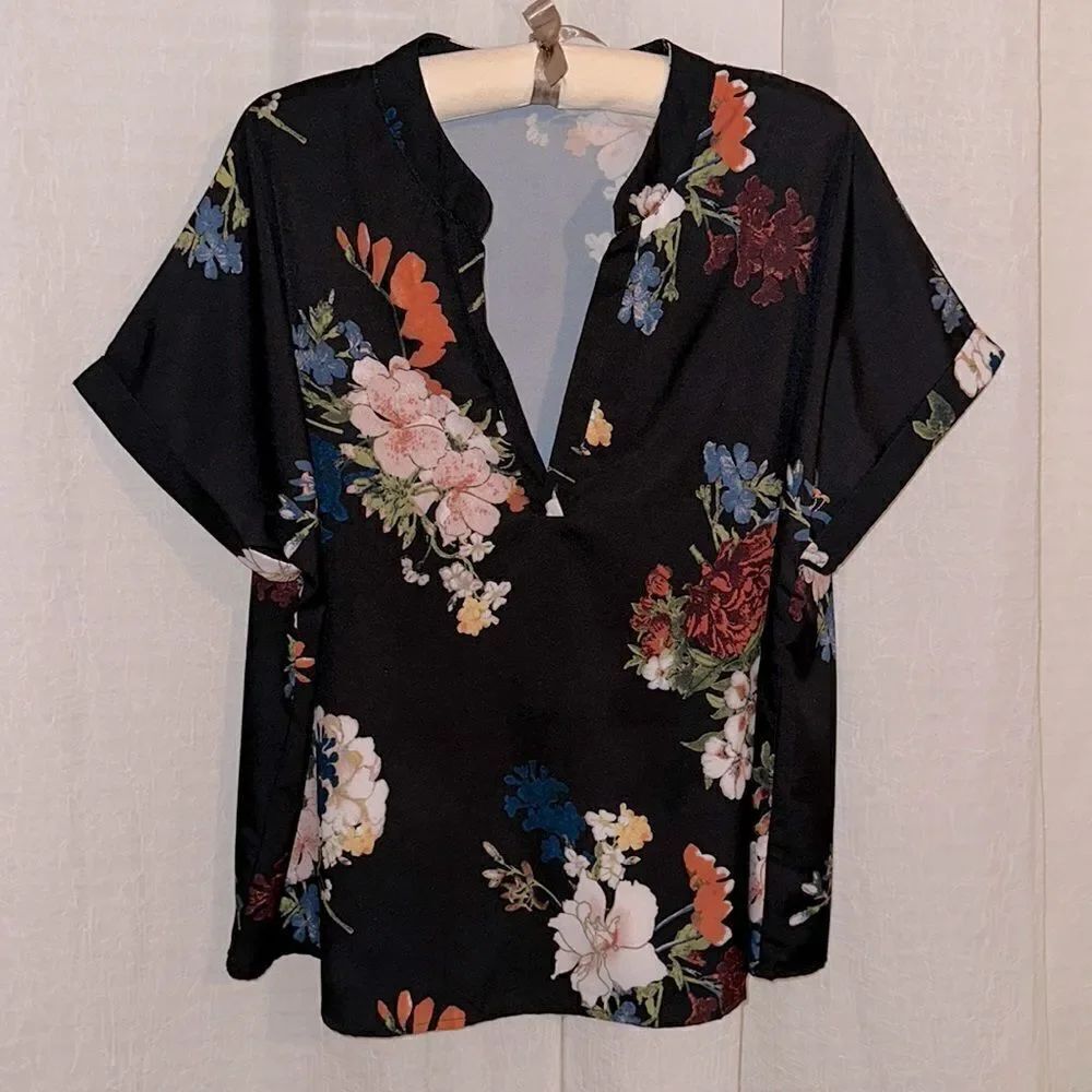 SHEIN 2X Black Floral Magnolia Short Drop Sleeve V Neck Blouse